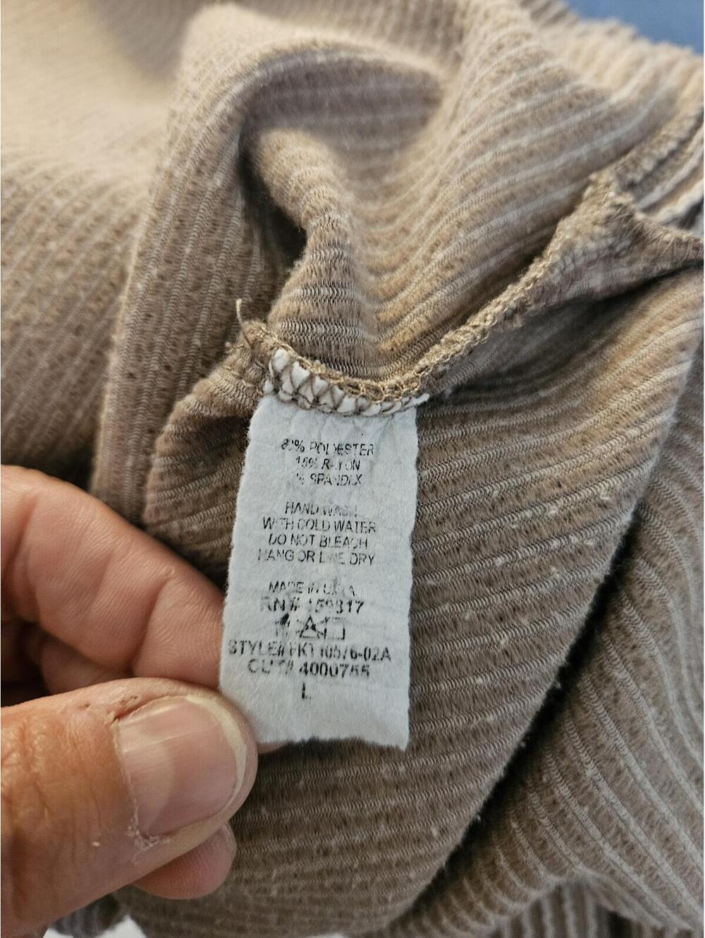 Women's Altar'd State Waffle Knit V-Neck Oversized Pullover Sweater-Size Large - Picture 4 of 4